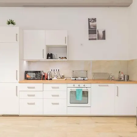 Queen Erzsebet Apartamento *